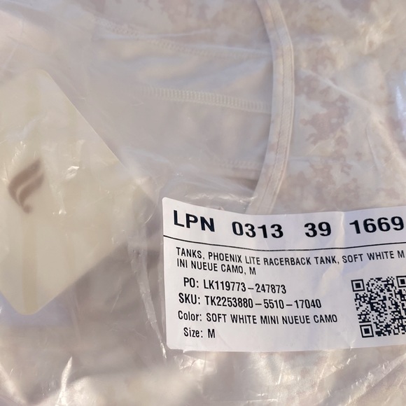 (A4)Fabletics Phoenix Lite Racerback Tank Color: Soft White Mini Nueue Camo, NWT - Picture 7 of 8